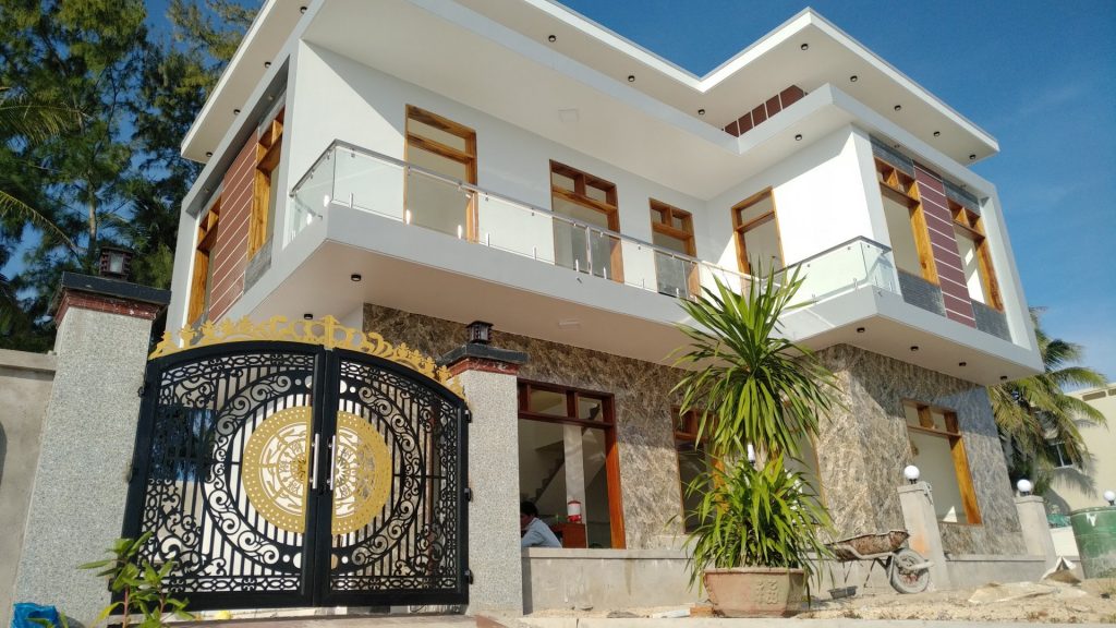cổng sắt 2 cánh nhà anh Thanh Lý Sơn